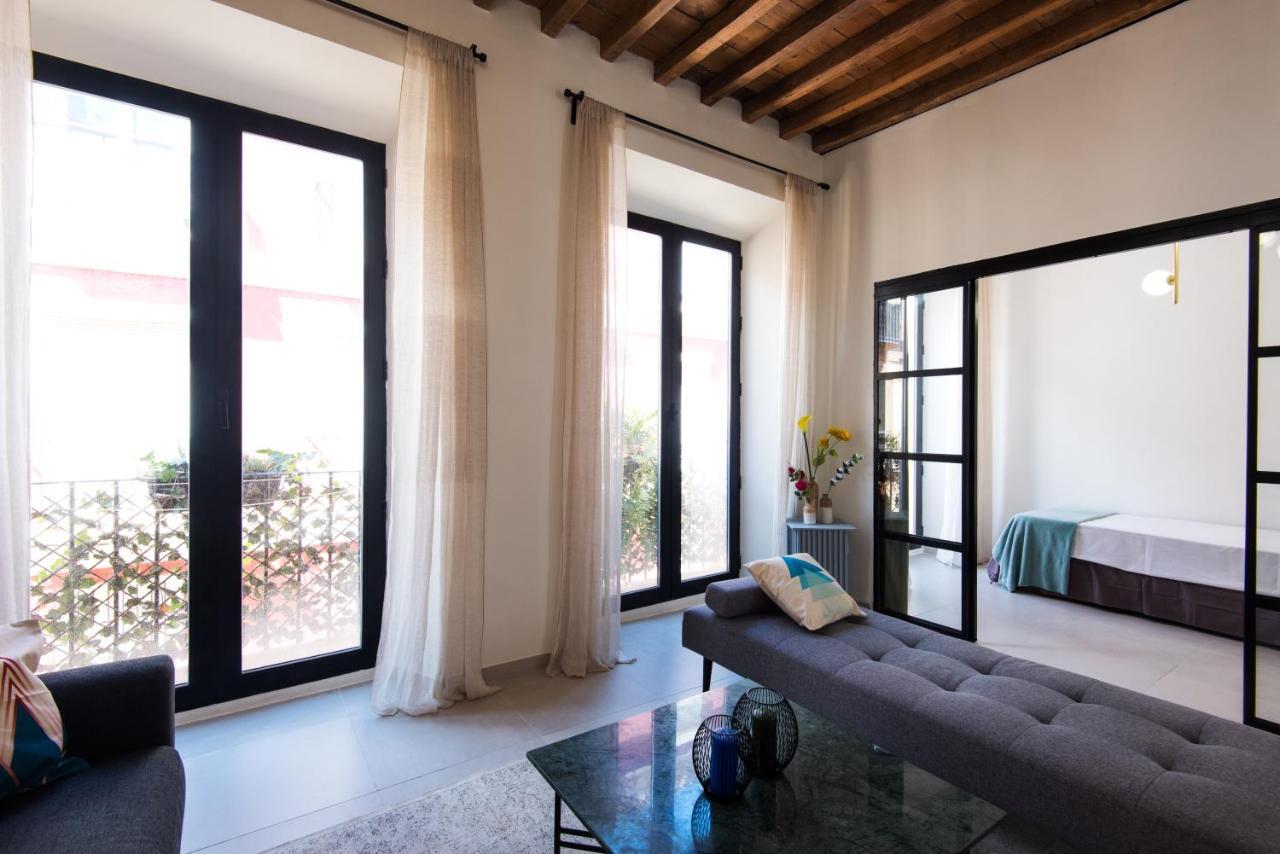 Malaga Tour Apartment- Elegance & Confort In The Historic Center Zewnętrze zdjęcie